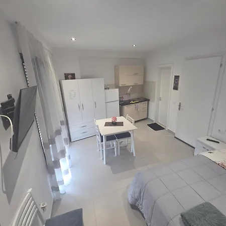 Aj Apartmán