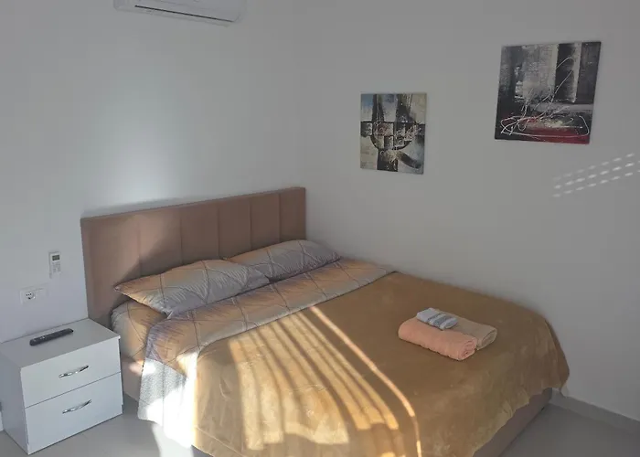 Guest house Aj 4*