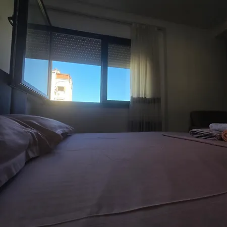 Aj Lägenhet Tirana